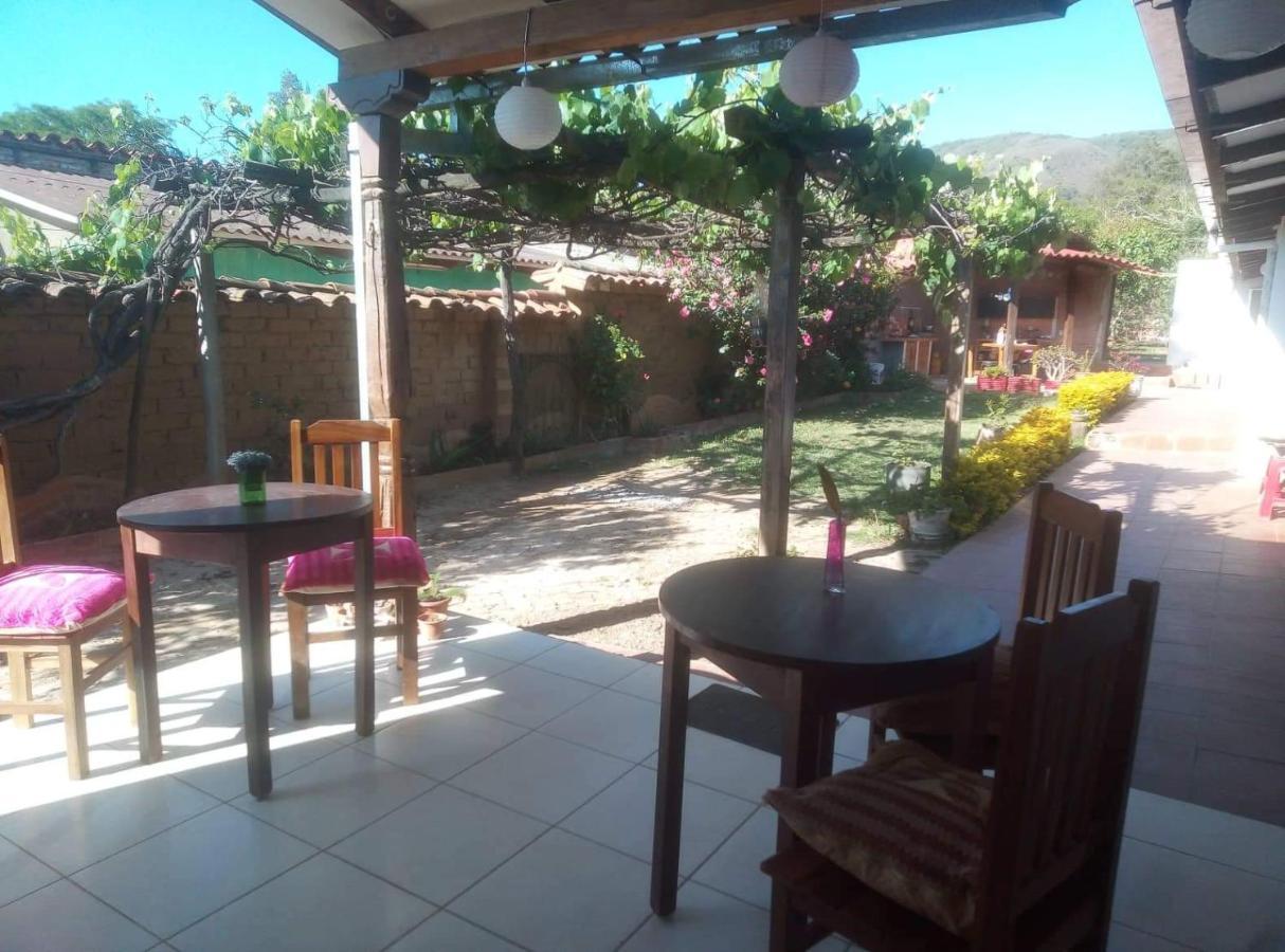Samailandia Backpack Hotel Samaipata Bagian luar foto